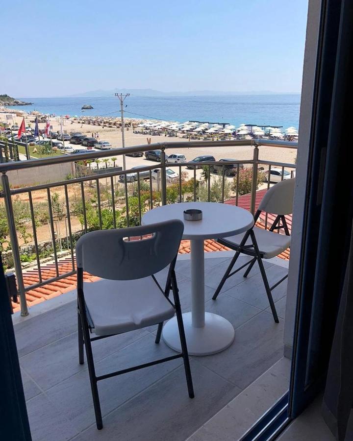Hotel Blue Horizon à Himarë Extérieur photo
